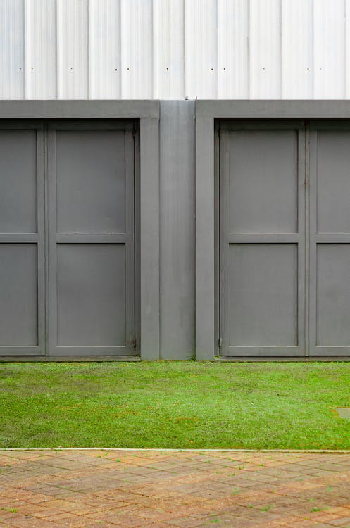 5 Factors That Affect Your Garage Door Quote