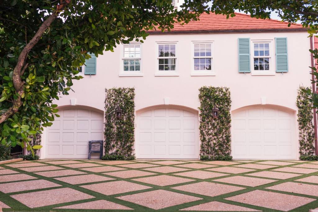 Choosing a Garage Door that Fits Your New Home’s Style