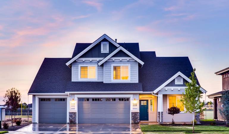 6 Signs That It’s Time to Install A New Garage Door