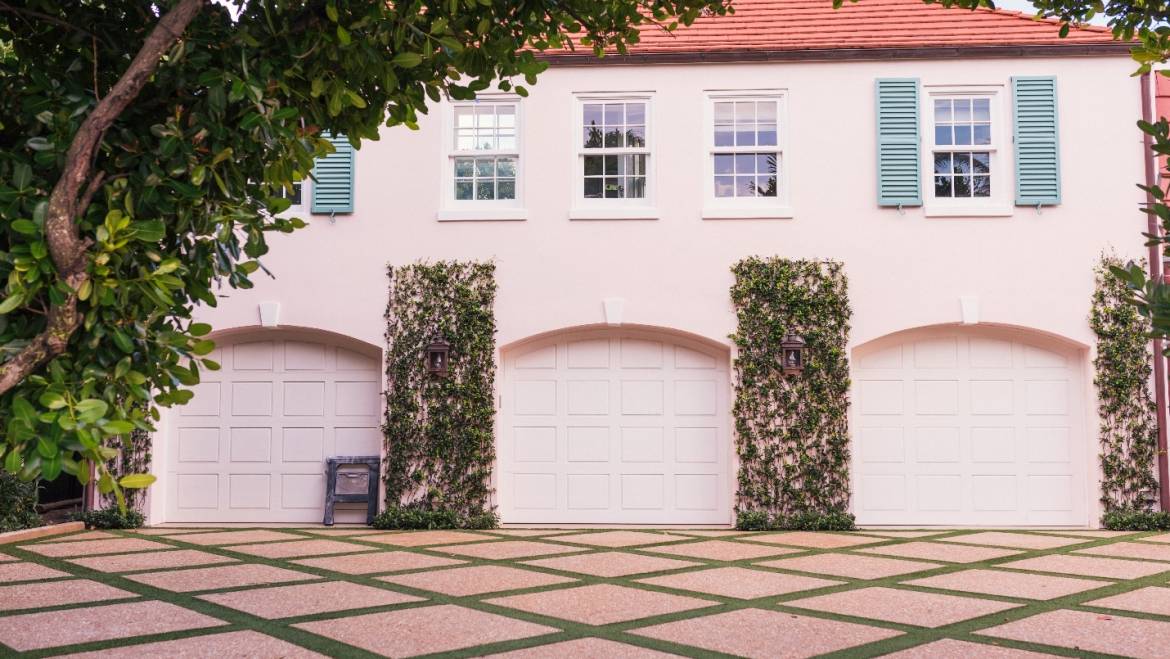 Choosing a Garage Door that Fits Your New Home’s Style