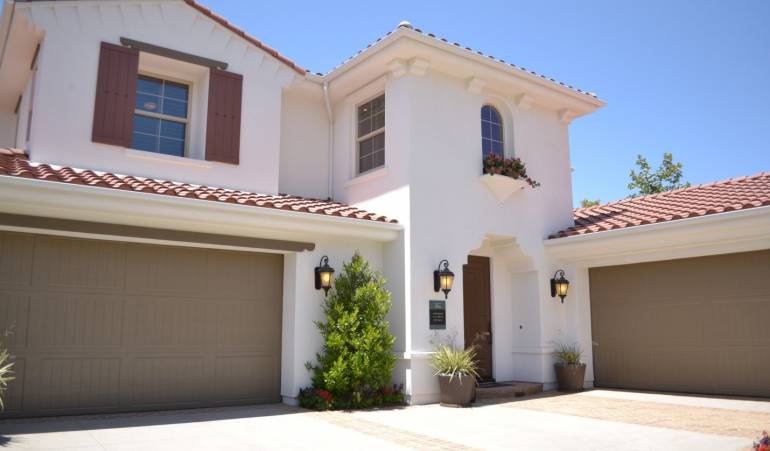 Wood vs. Steel Garage Doors: Pros, Cons, and Comparison