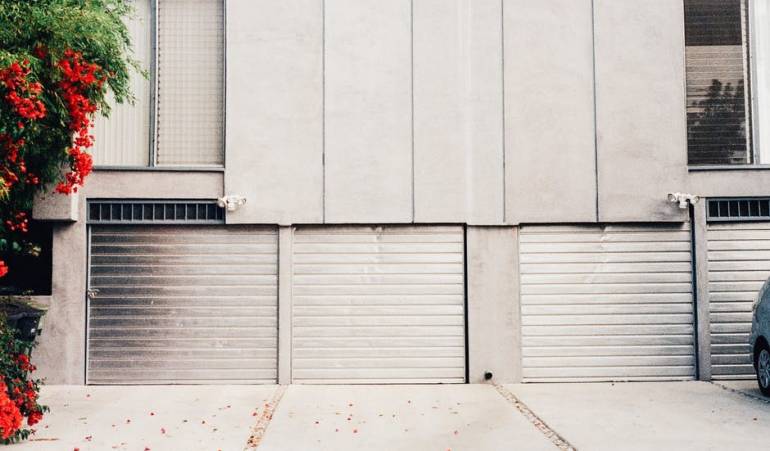 Different Types of Commercial Garage Doors