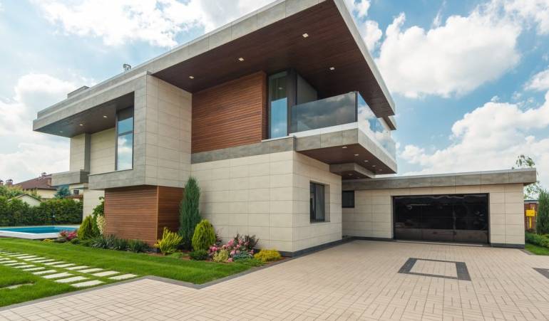 Dispelling Common Misconceptions Regarding Garage Doors