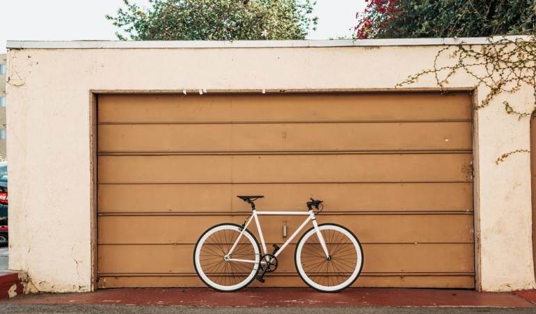 3 Signs of Broken Garage Door Springs