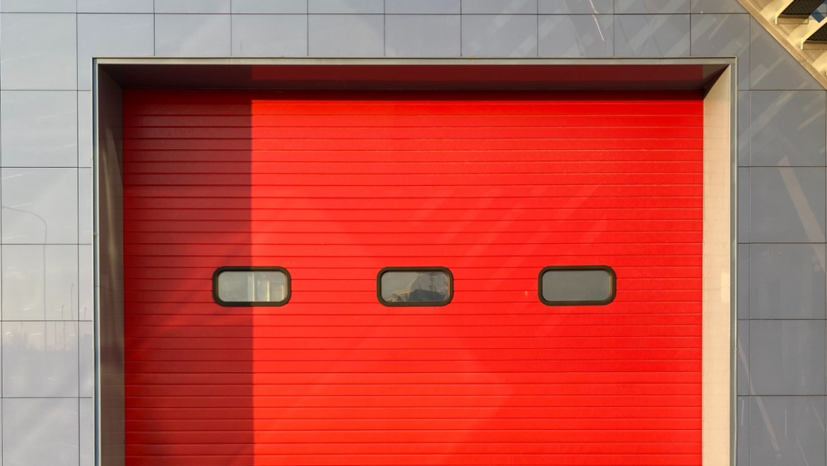 5 Steps to Manually Opening a Garage Door If the Power Is Out