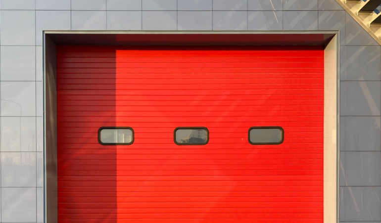 5 Steps to Manually Opening a Garage Door If the Power Is Out