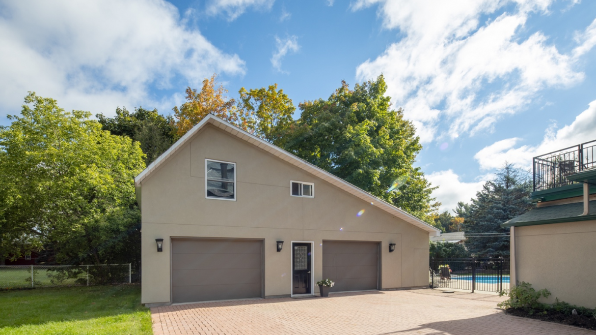 Benefits of Hiring Garage Door Experts for Repair and Replacement