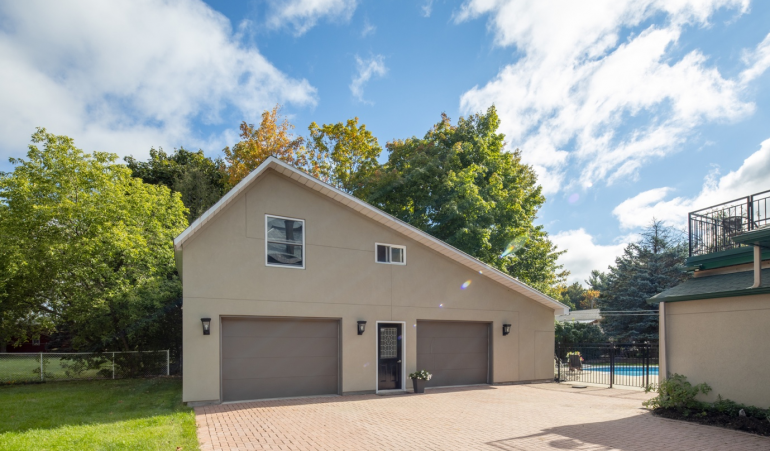 Benefits of Hiring Garage Door Experts for Repair and Replacement