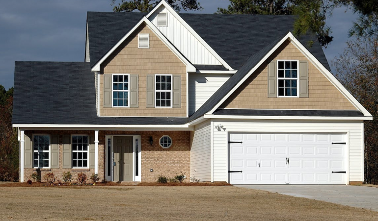 Don’t Get Stuck: Identifying the Warning Signs of a Dying Garage Door Opener