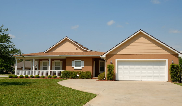 Don’t Let Your Garage Door Take a Tumble: How to Keep it Balanced