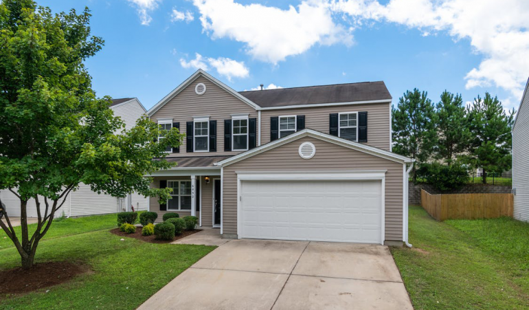 Aesthetics and Security: How Damaged Garage Door Panels Affect Your Home